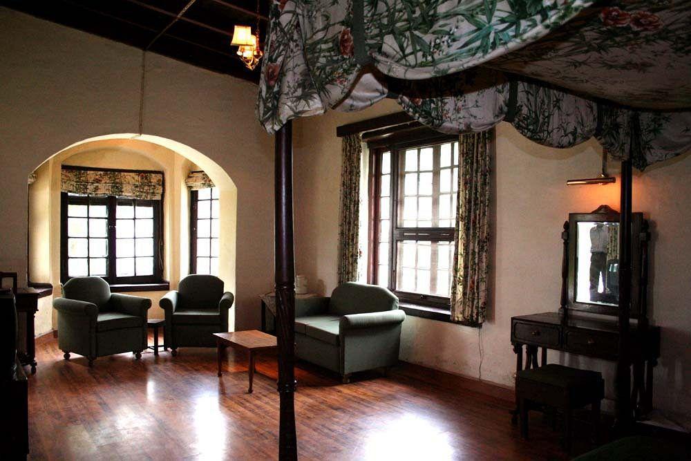 West View Hotel Раникет Екстериор снимка