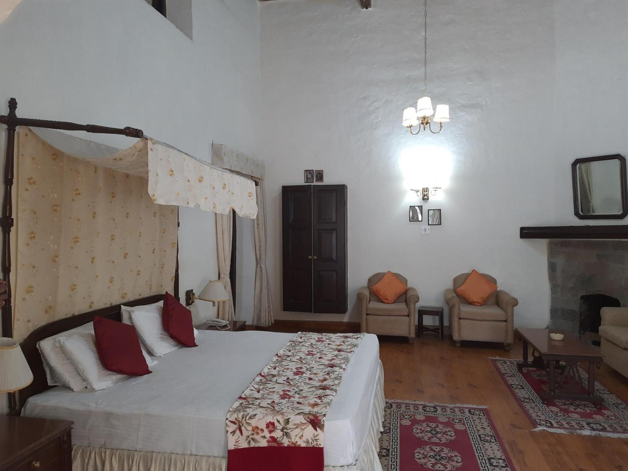 West View Hotel Раникет Екстериор снимка