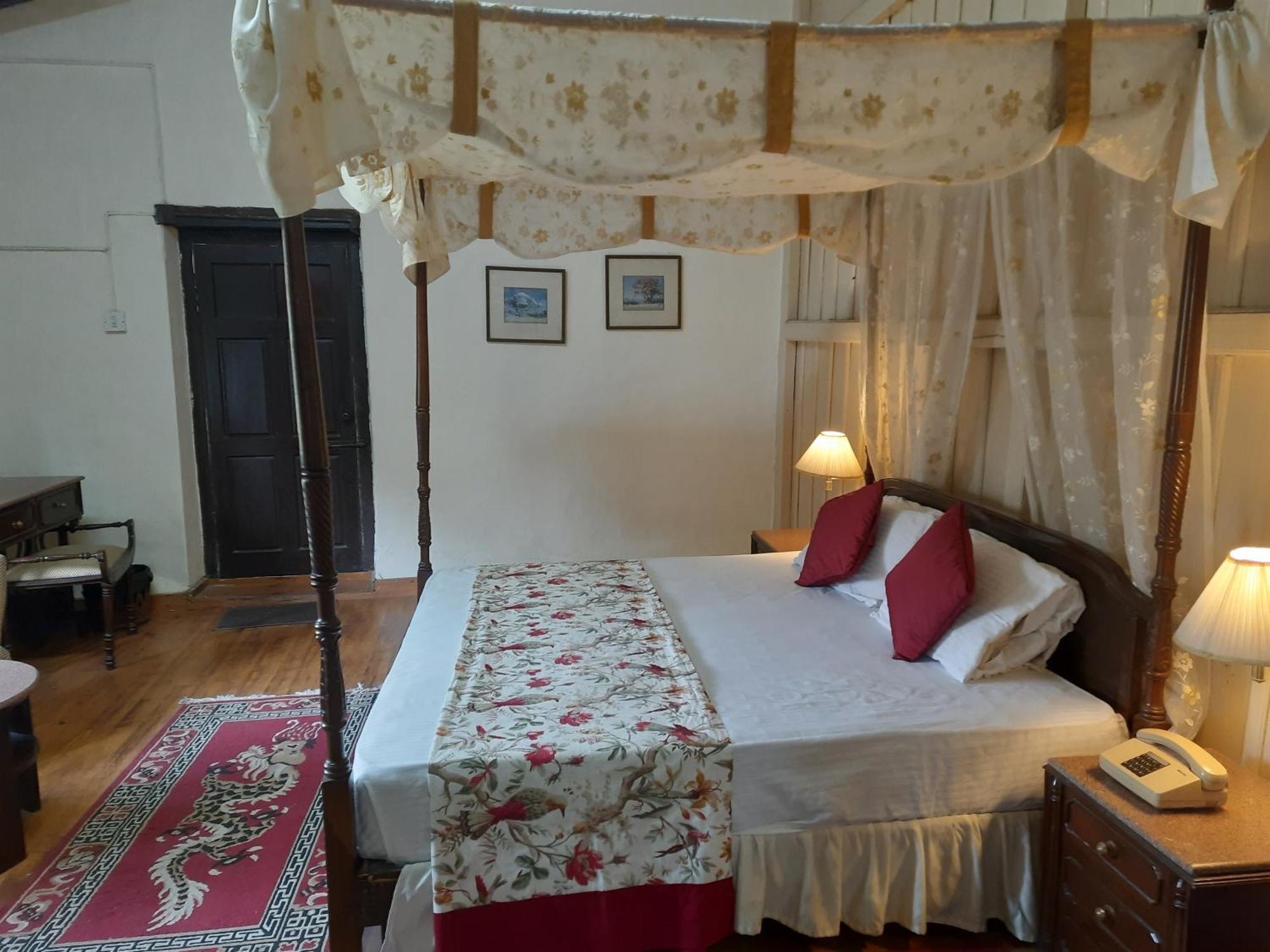 West View Hotel Раникет Екстериор снимка