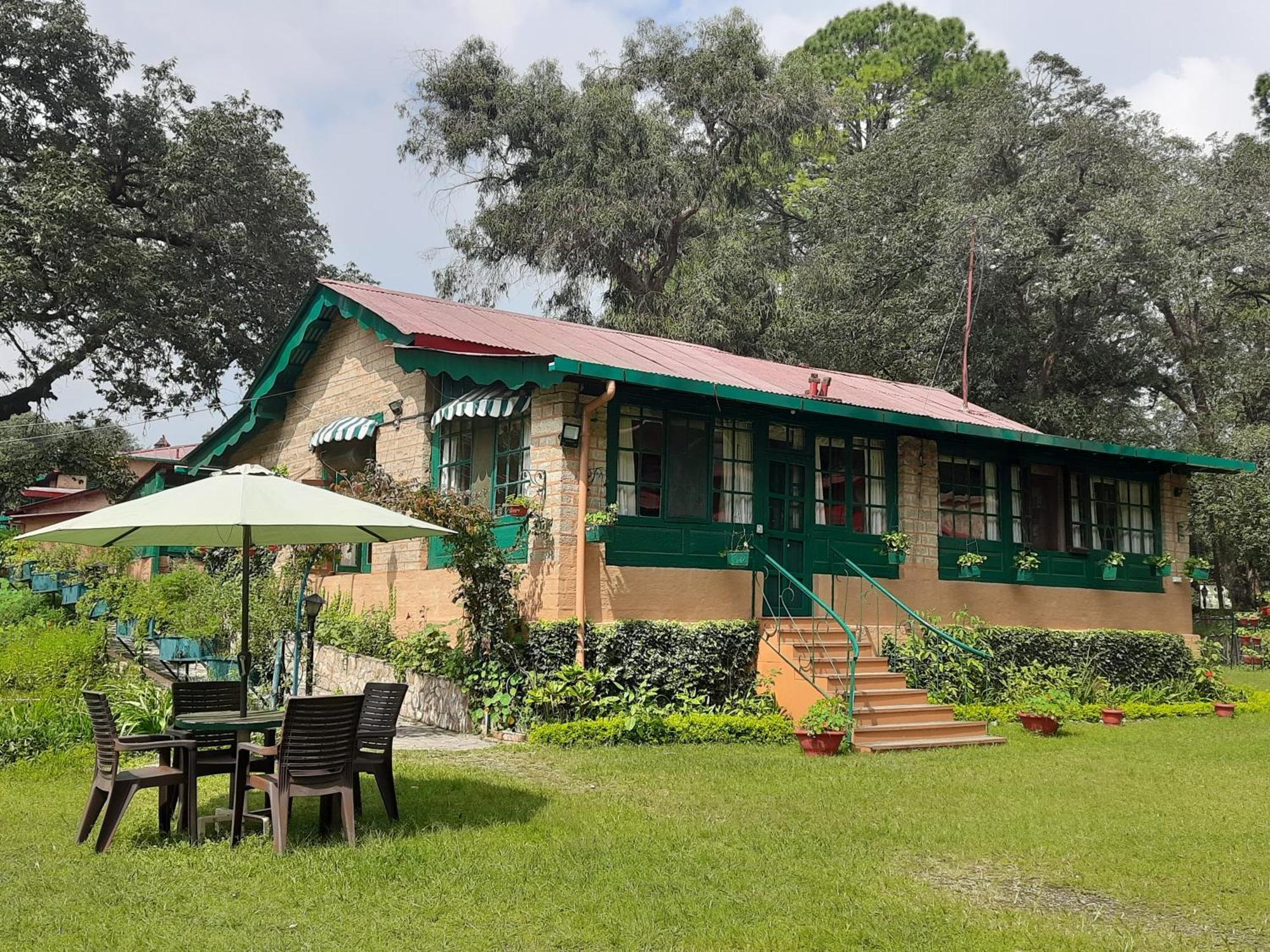 West View Hotel Раникет Екстериор снимка